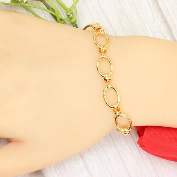 "Trendy Handmade Bracelet – A Thoughtful Gift for Girls & Women | UNVRC1620 - Picture 2 of 10